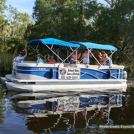River Safaris, Stationary Class A Motorcoach, Old Гомосасса Екстер'єр фото